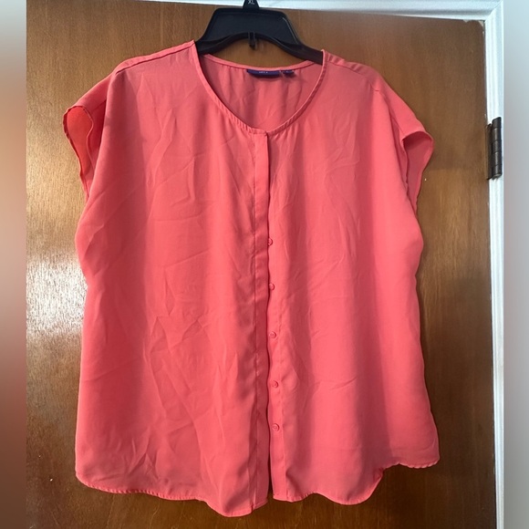 Apt. 9 Tops - Apt. 9 women’s lightweight blouse